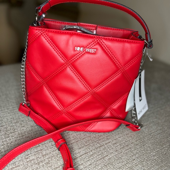 Red NineWest double-handled wallet to wear it two ways plus it's also adjustable - Picture 11 of 13